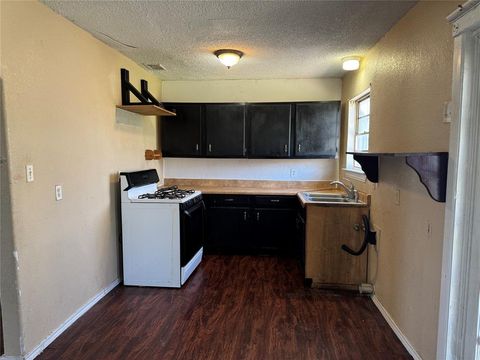 Tiny photo for 723 Leyenda Drive, Mesquite, TX 75149 (MLS # 21183713)