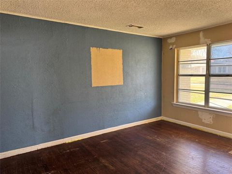 Tiny photo for 723 Leyenda Drive, Mesquite, TX 75149 (MLS # 21183713)