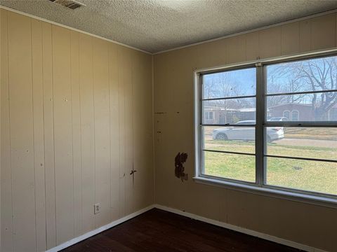 Tiny photo for 723 Leyenda Drive, Mesquite, TX 75149 (MLS # 21183713)