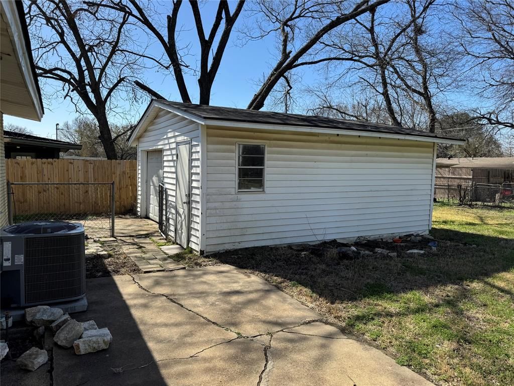 Photo of 723 Leyenda Drive, Mesquite, TX 75149 (MLS # 21183713)