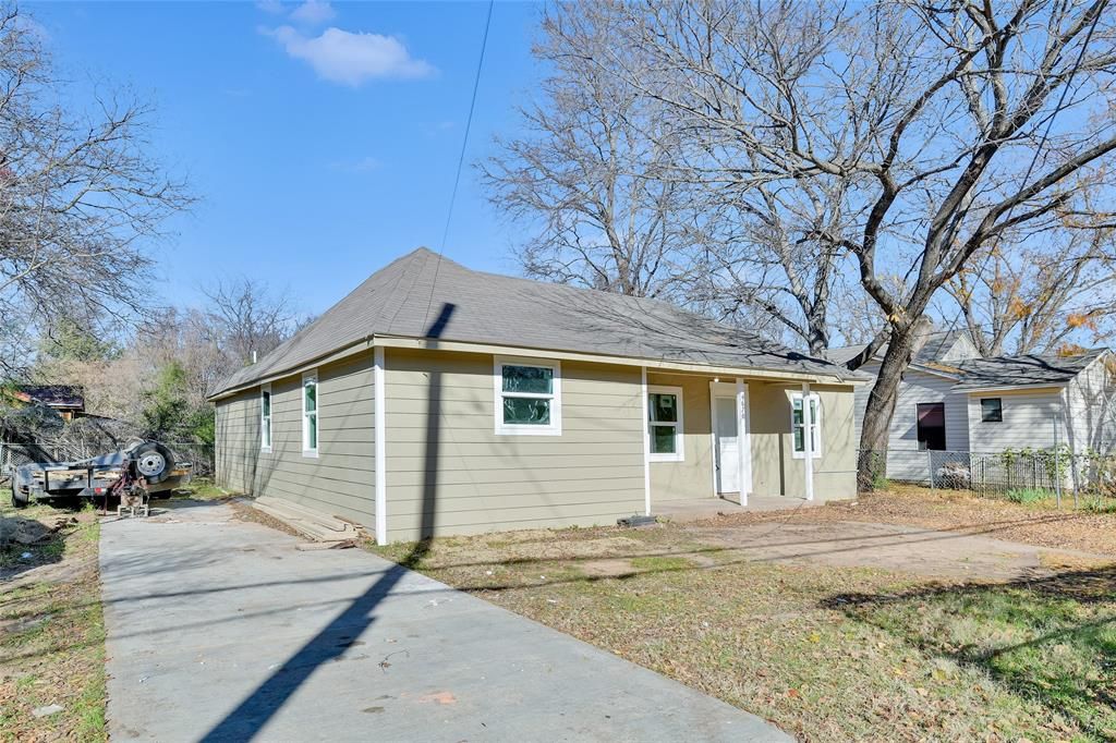 Photo of 4670 Rockwood Drive, Fort Worth, TX 76114 (MLS # 21138849)