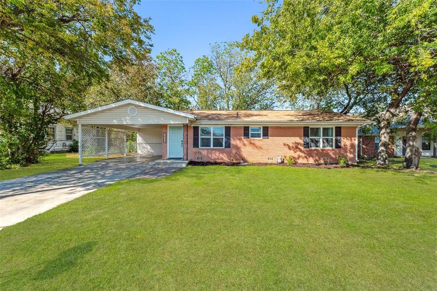 Check it out! Looking for a place that is ready to move into for under $200K in the heart of Stephenville? Well here it is! This charming two bedroom one bath house is the perfect setup for a starter home or investment property. Located less than one mile from Tarleton State University and local amenities, the convenience factor of this house is unmatched! This house has updates throughout including granite countertops, cabinets, paint, and flooring just to name a few. Come take a look because this place won't last long!