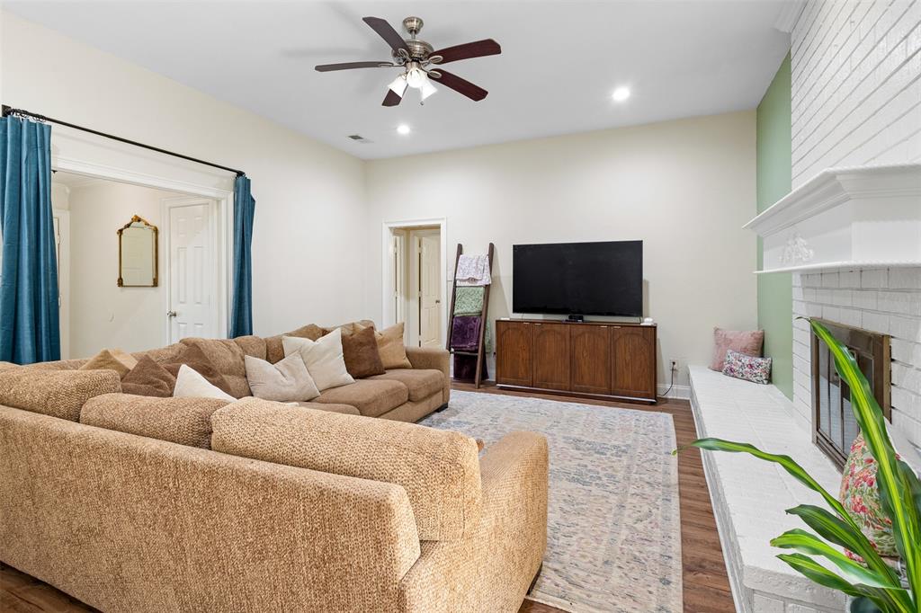 5816 Gatewood Drive