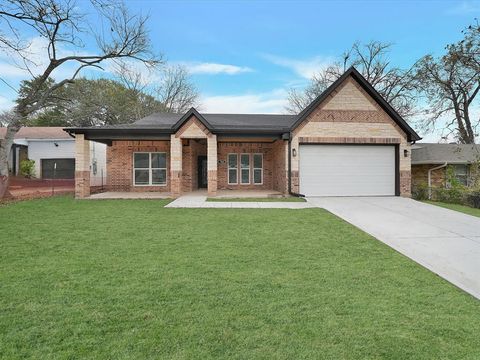 Photo of 706 Cedar Drive, Mesquite, TX 75149 (MLS # 21133914)