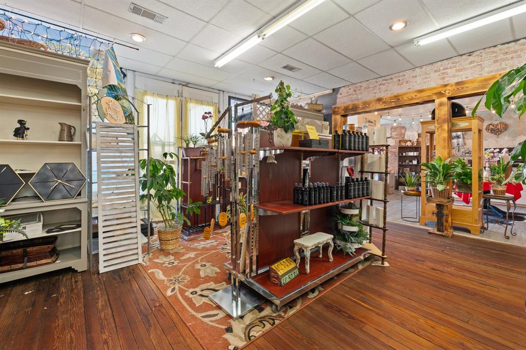 Orig Deleon - Commercial Sale