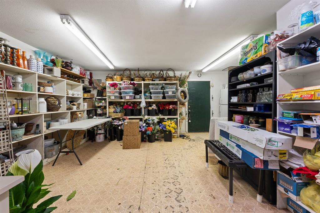 Orig Deleon - Commercial Sale