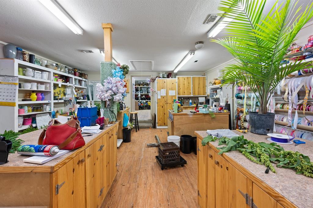 Orig Deleon - Commercial Sale