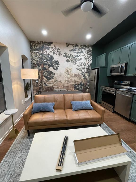 330 Austin Avenue 328