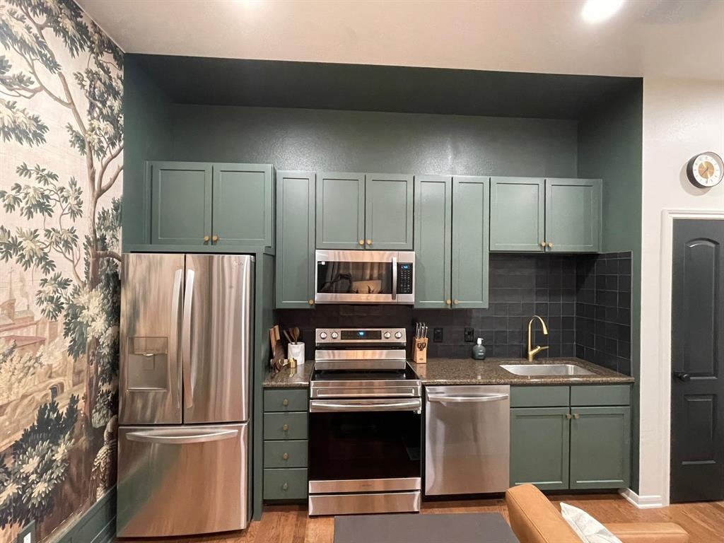 330 Austin Avenue 328