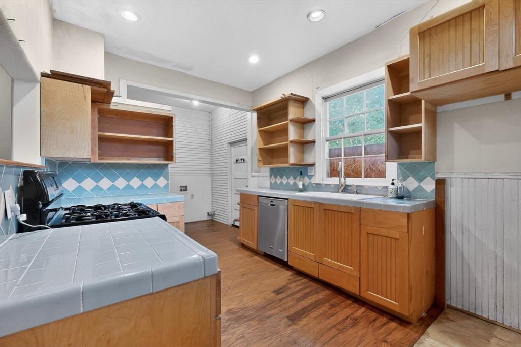 East Columbia Place - Residential