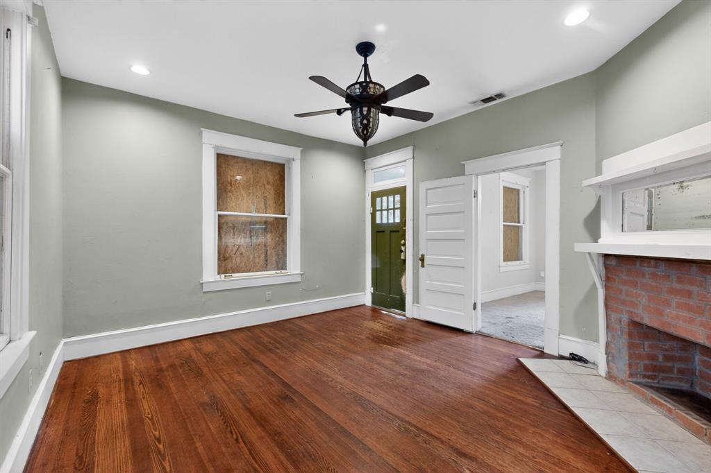 East Columbia Place - Residential