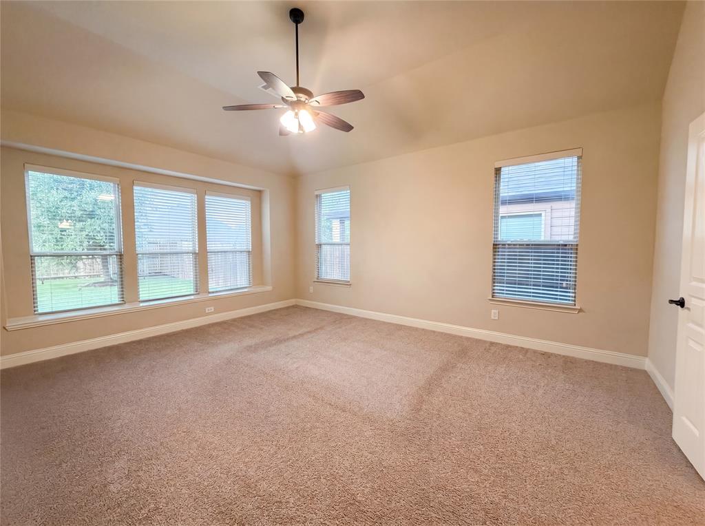 725 Lyndhurst Drive