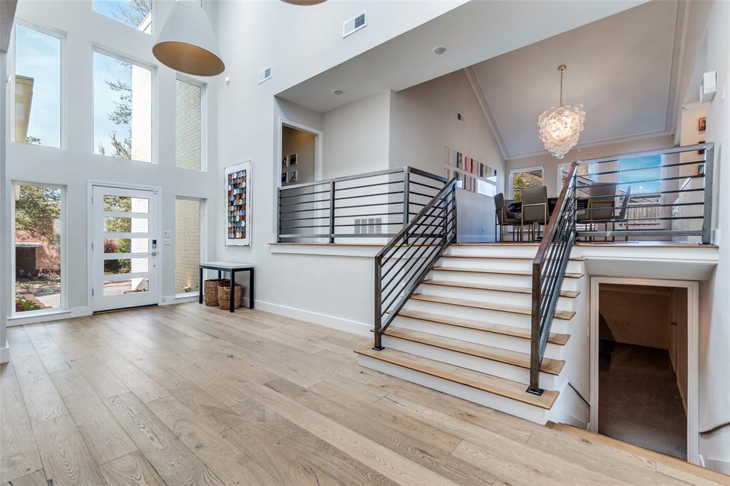 6438 Riverview Lane