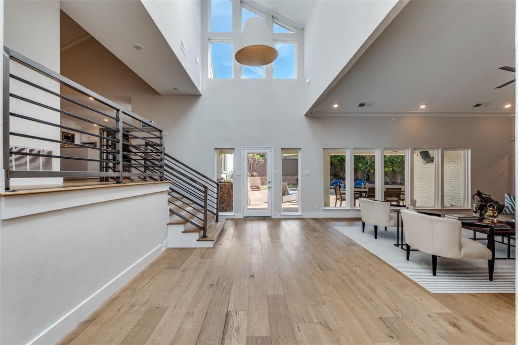 6438 Riverview Lane