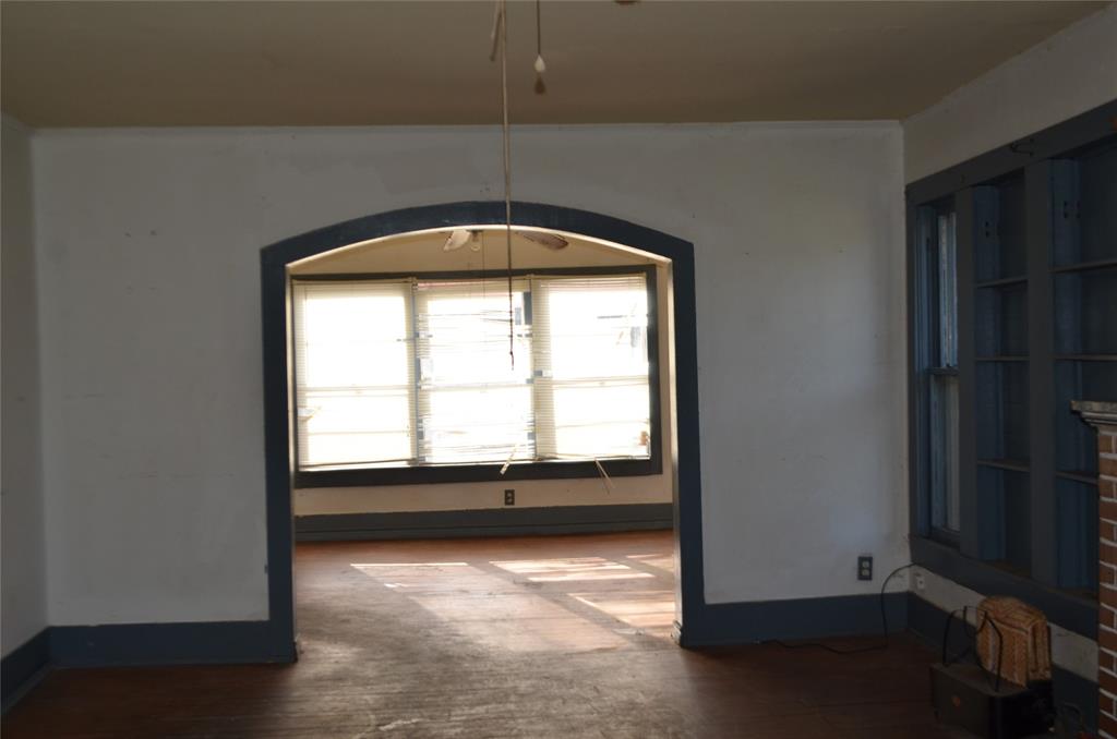 214 W BROADWAY Street