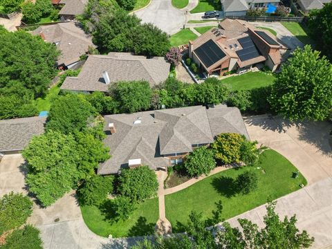 A home in Benbrook