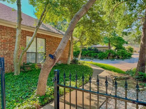 A home in Benbrook