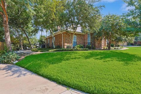 A home in Benbrook