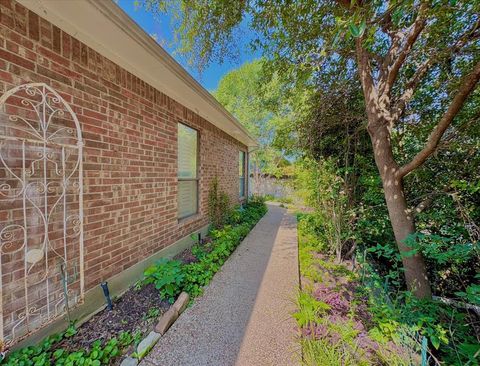 A home in Benbrook