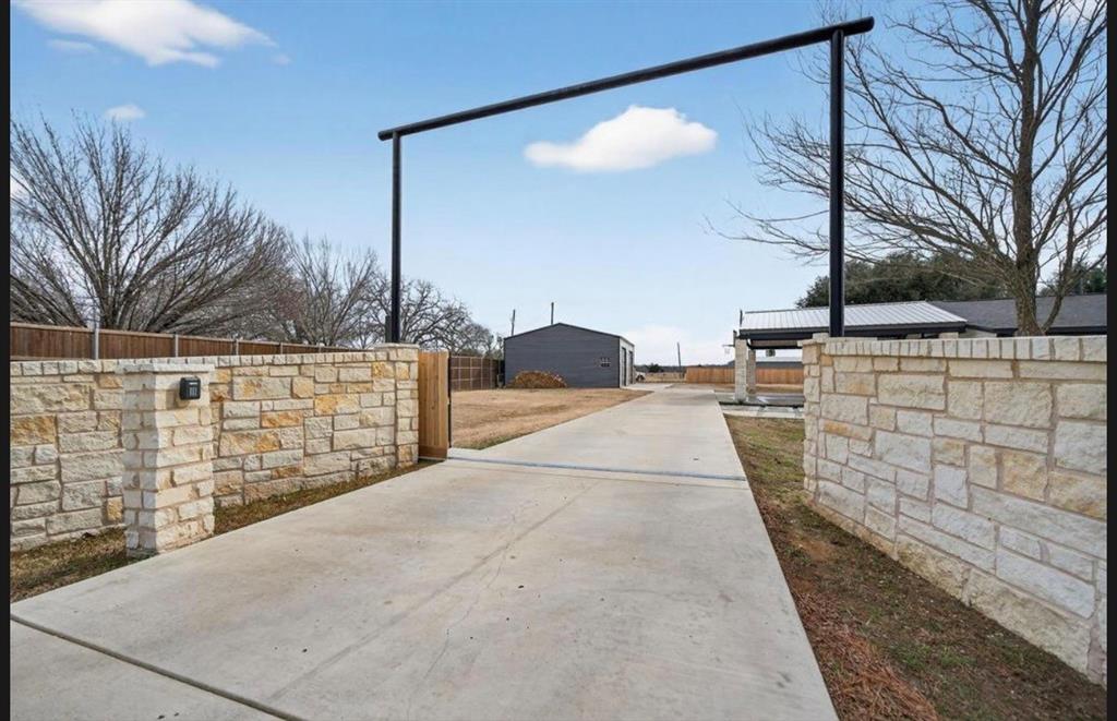 11474 Fm 3094 - Photo 2