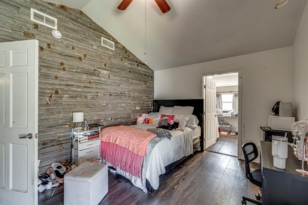 E Bellow - Residential