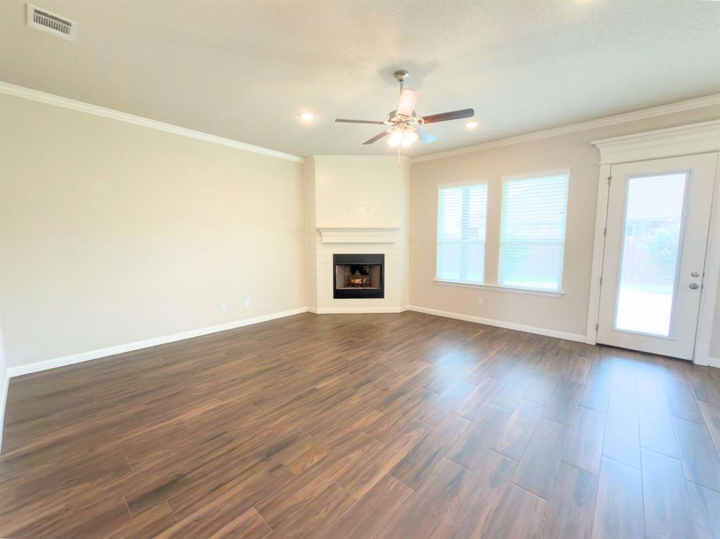 3022 Meandering Way