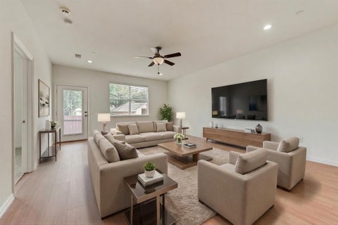Photo of 233 Heritage Hill Drive, Lewisville, TX 75067 (MLS # 21422347)