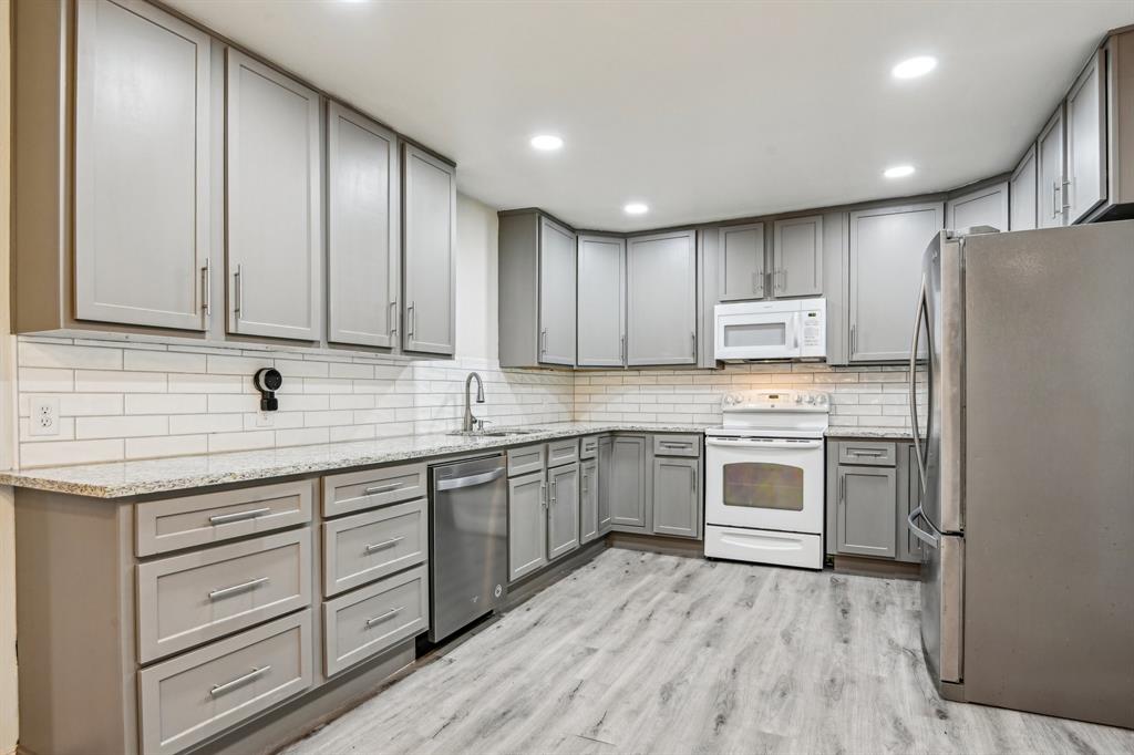 A0774 M Moore - Residential