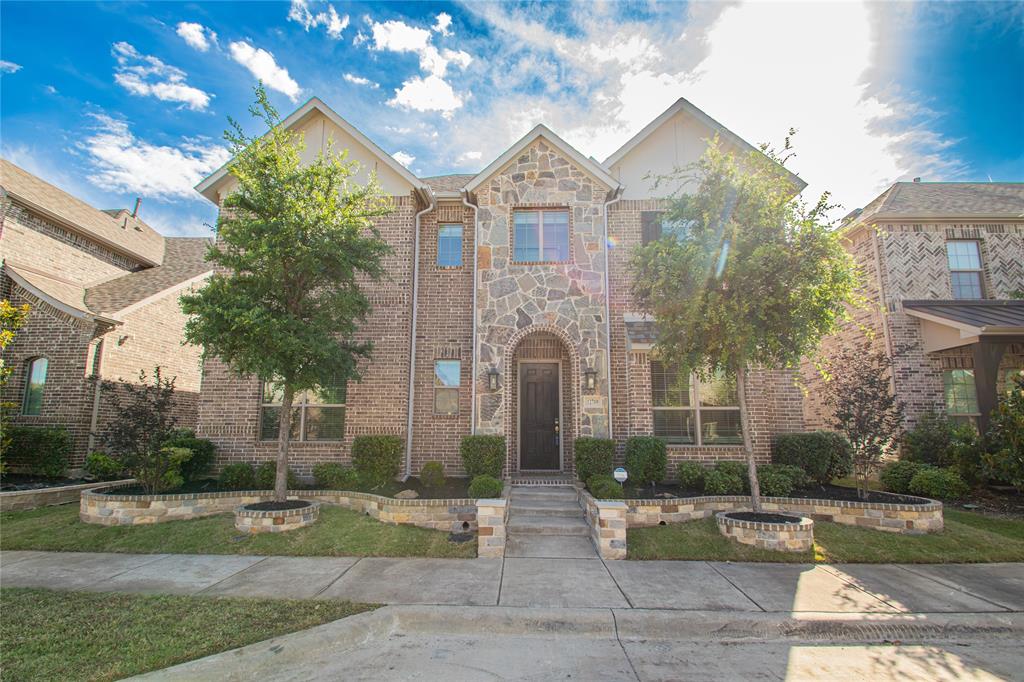 12709 Royal Oaks Lane