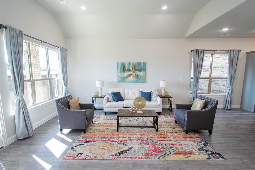 12709 Royal Oaks Lane