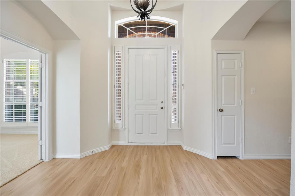 946 Briar Oaks Drive