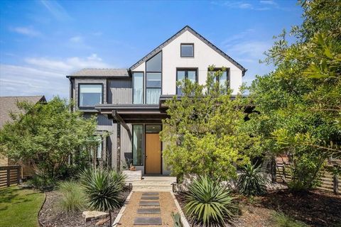 2208 Thomas Place Fort Worth TX 76107