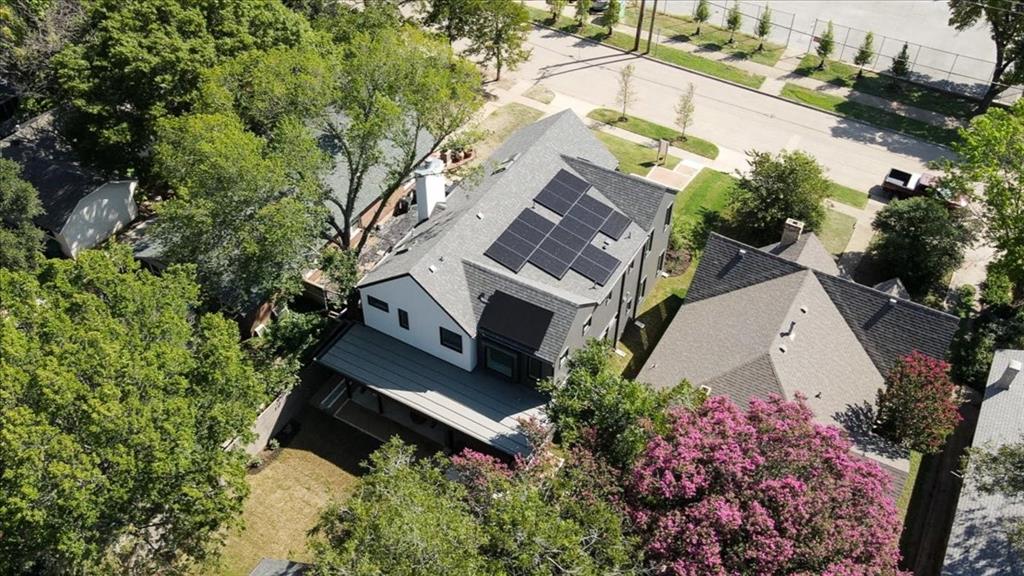 2208 Thomas Place