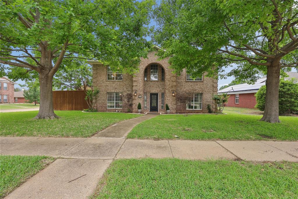 828 Rockefeller Lane
