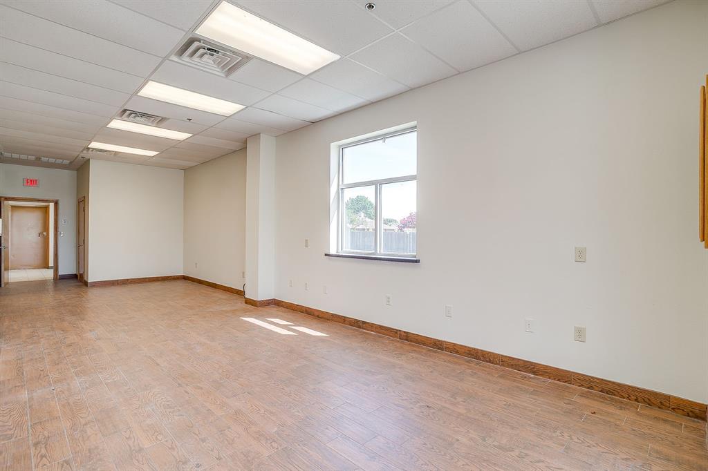 ALSBURY VILLAGE BLOCK - Commercial Lease