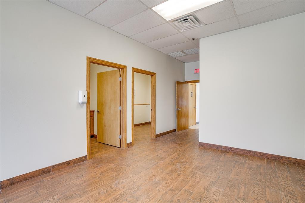 ALSBURY VILLAGE BLOCK - Commercial Lease