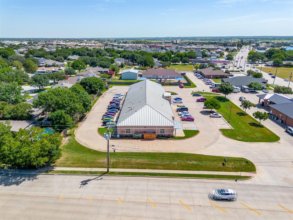 ALSBURY VILLAGE BLOCK - Commercial Lease