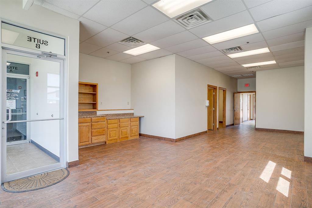 ALSBURY VILLAGE BLOCK - Commercial Lease