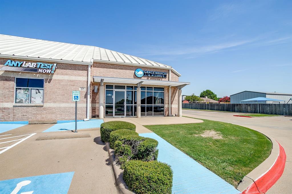 ALSBURY VILLAGE BLOCK - Commercial Lease