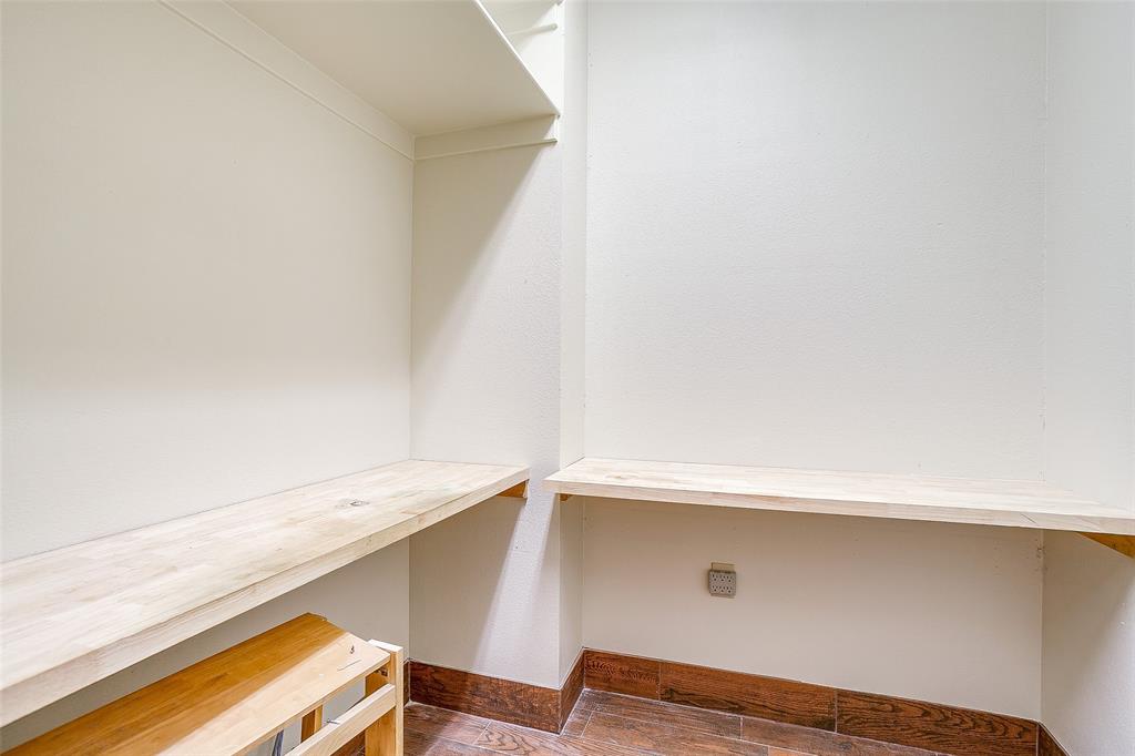 ALSBURY VILLAGE BLOCK - Commercial Lease