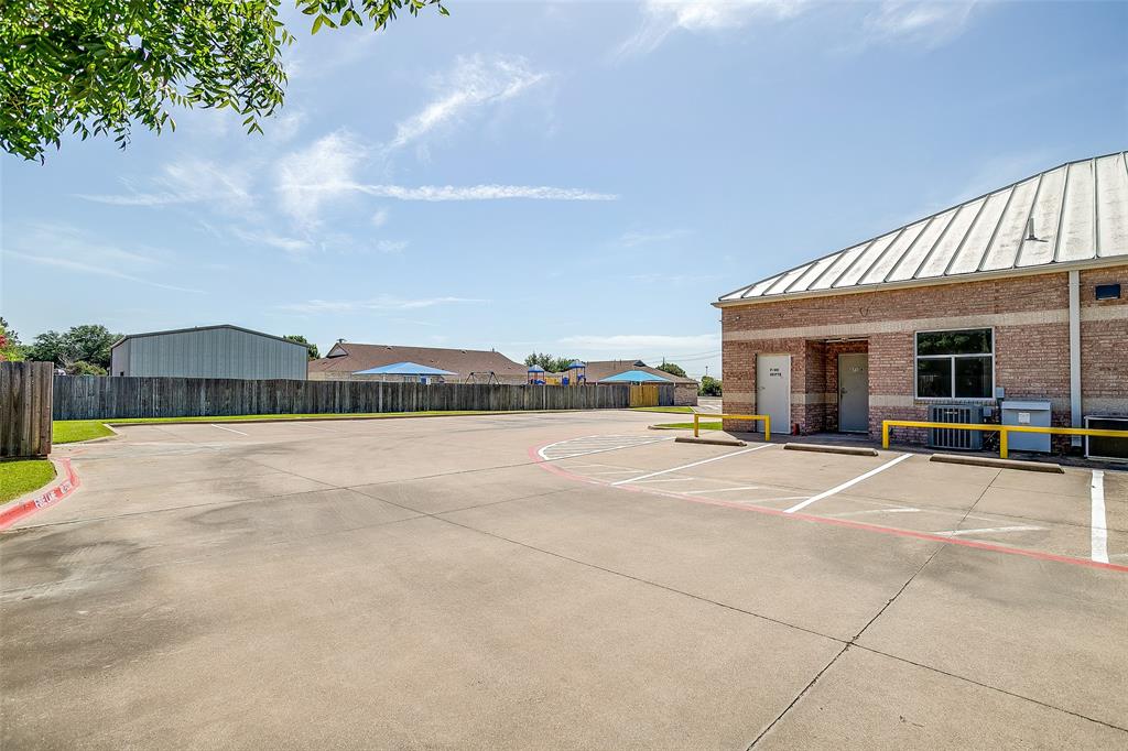 ALSBURY VILLAGE BLOCK - Commercial Lease