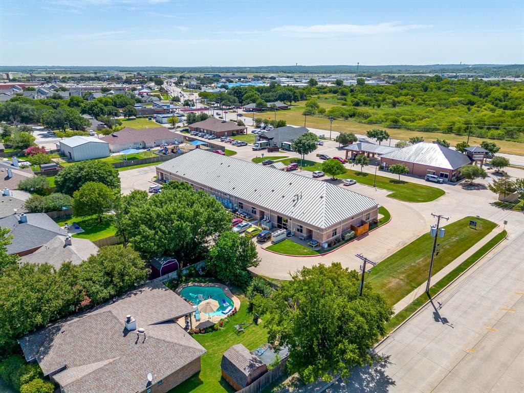 ALSBURY VILLAGE BLOCK - Commercial Lease