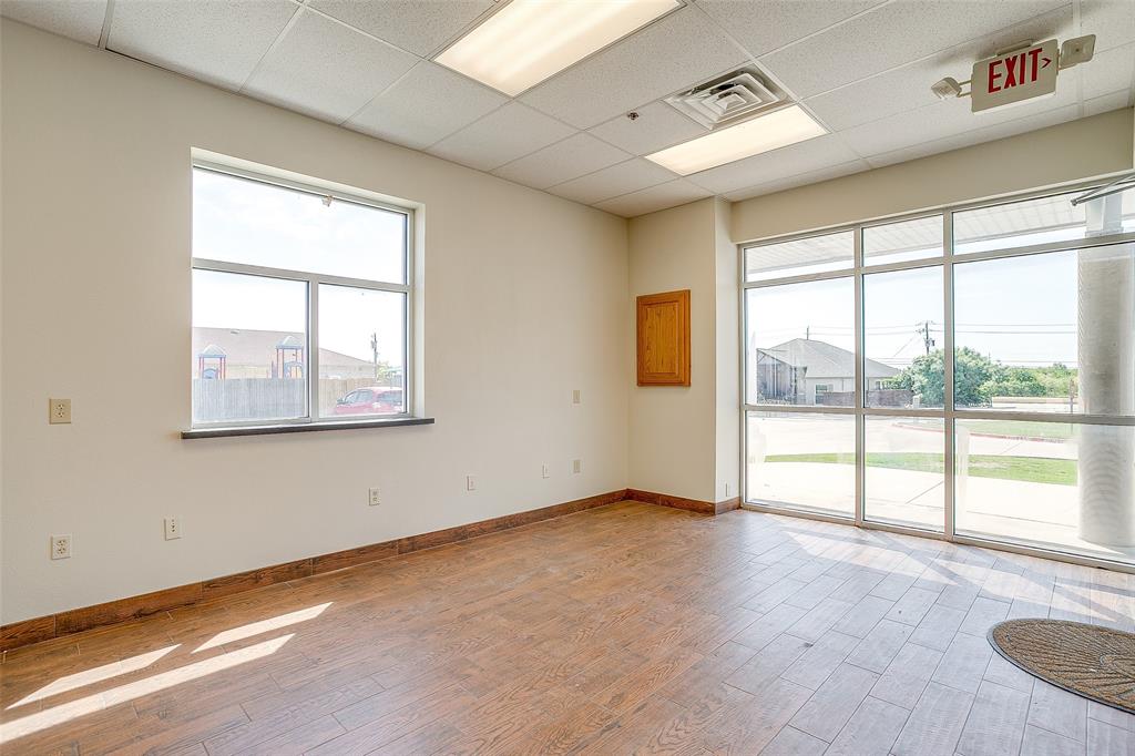 ALSBURY VILLAGE BLOCK - Commercial Lease