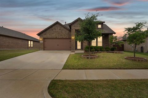 1124 Donnington Trail Saginaw TX 76131