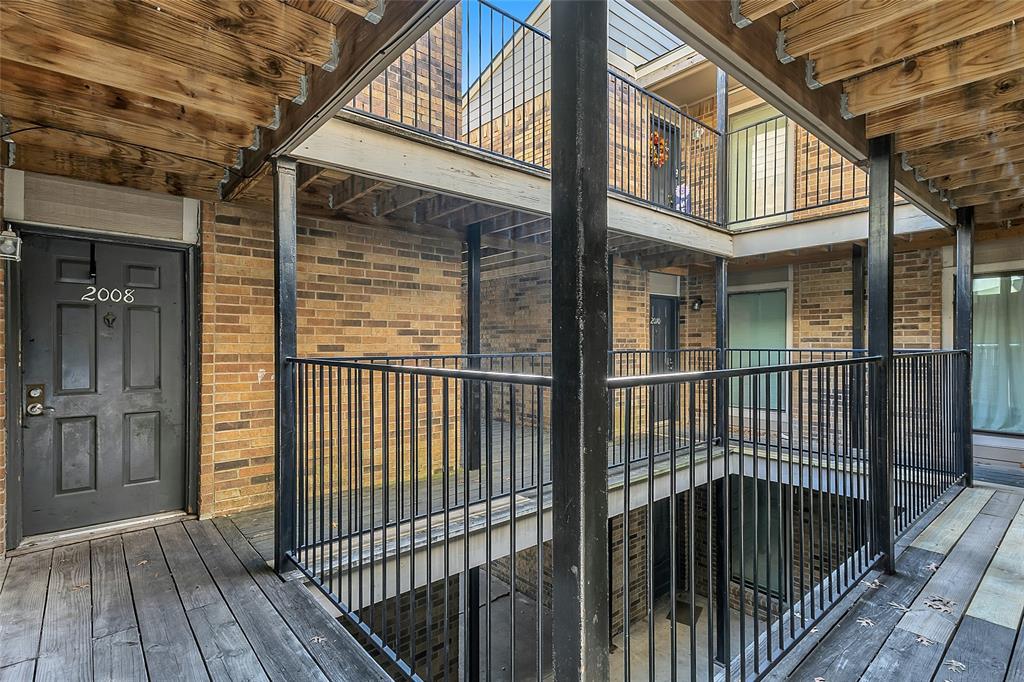 Oakhollow Condo - Residential