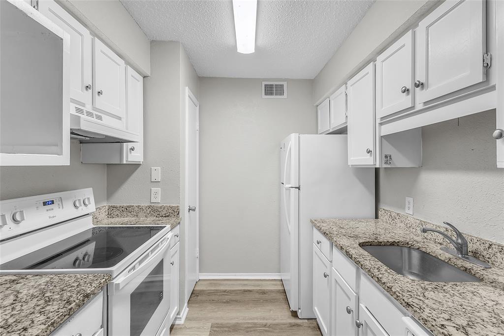 Oakhollow Condo - Residential