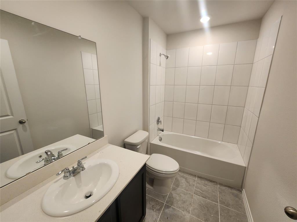1130 Breezy Oak Drive