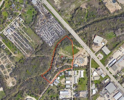 811 W Kennedale Parkway Kennedale TX 76060