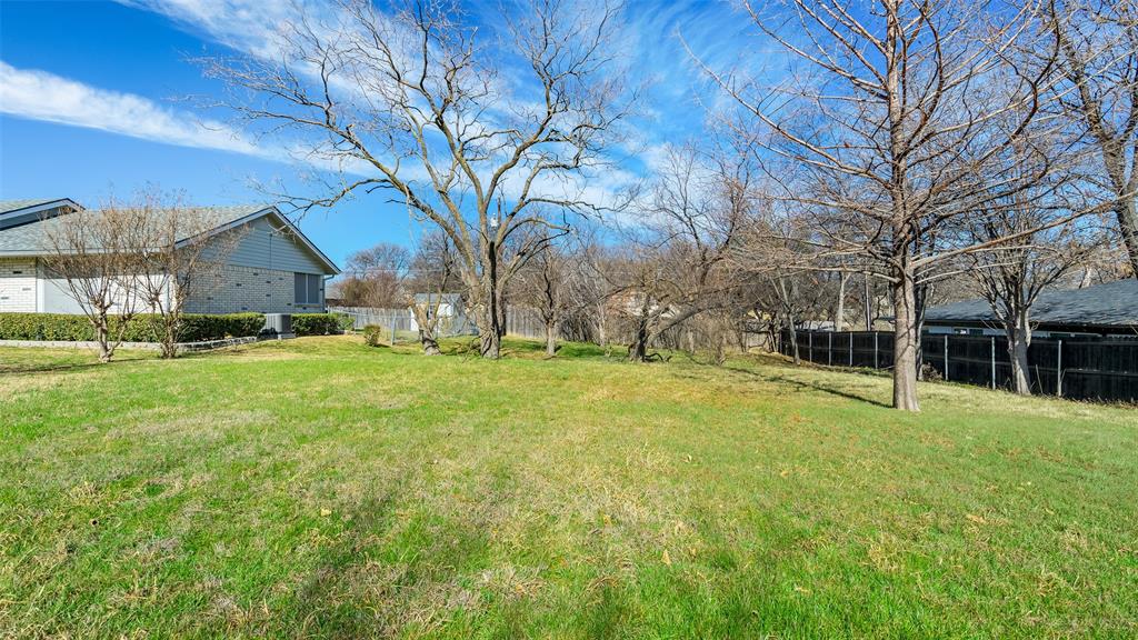 327 N Peninsula Drive