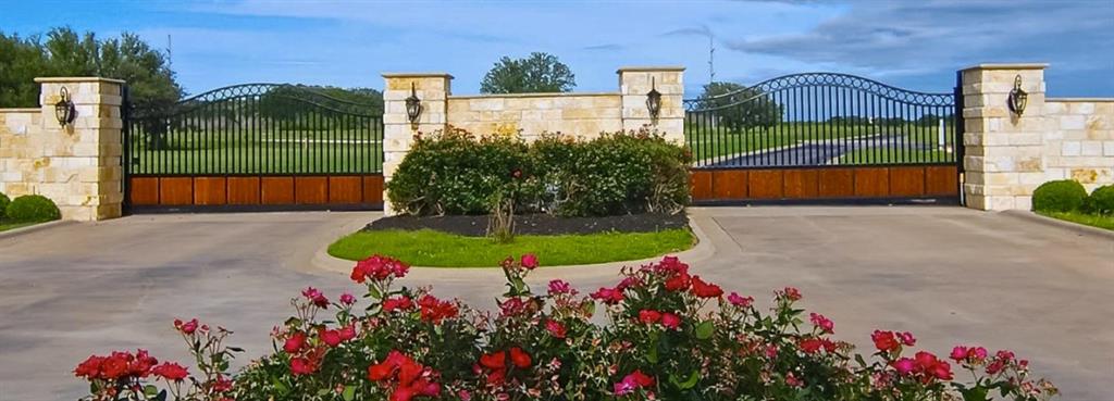 1076 Enchanted Rock Court